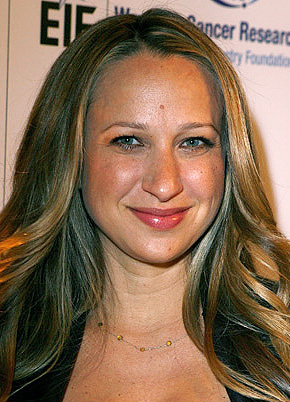 1251224737_jennifer_meyer_290x402