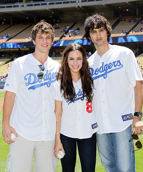 1351040884_5 jessica lowndes matt lanter michael steger 560