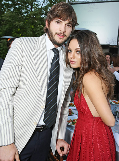 1360184821_4 mila kunis ashton kutcher 560