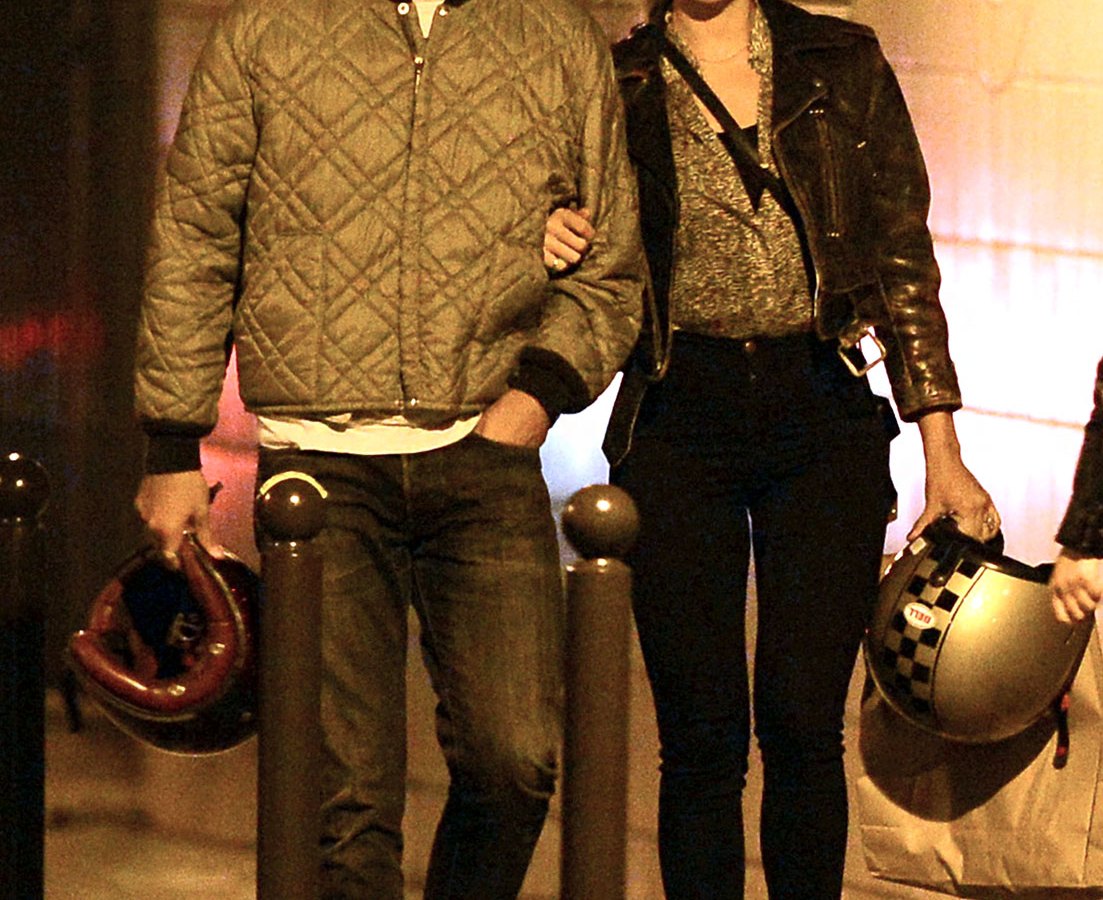 Scarlett Johansson and her fiancé, Romain Dauriac have dinner in Paris