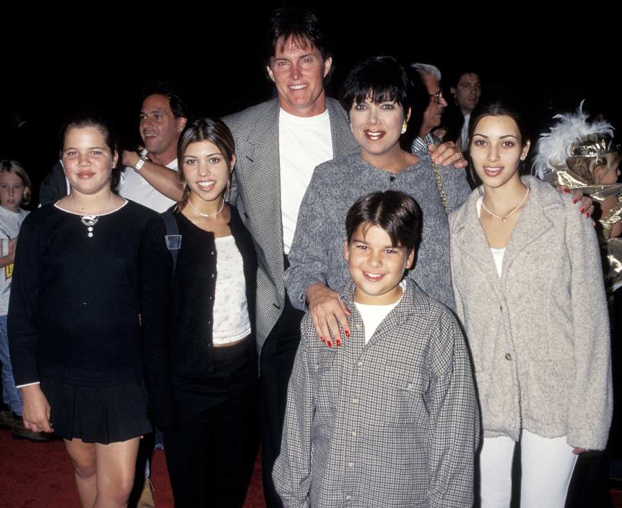 1383235250_kris jenner family zoom 02