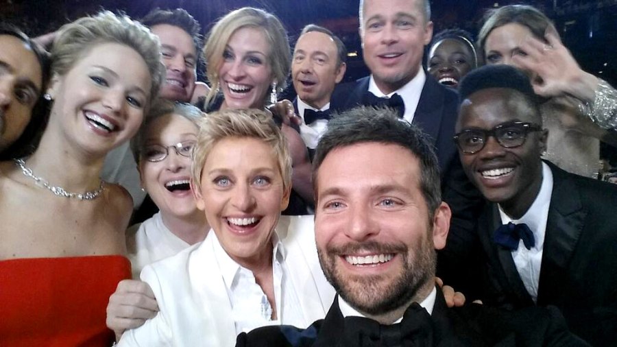 1394142252_ellen degeneres selfie zoom