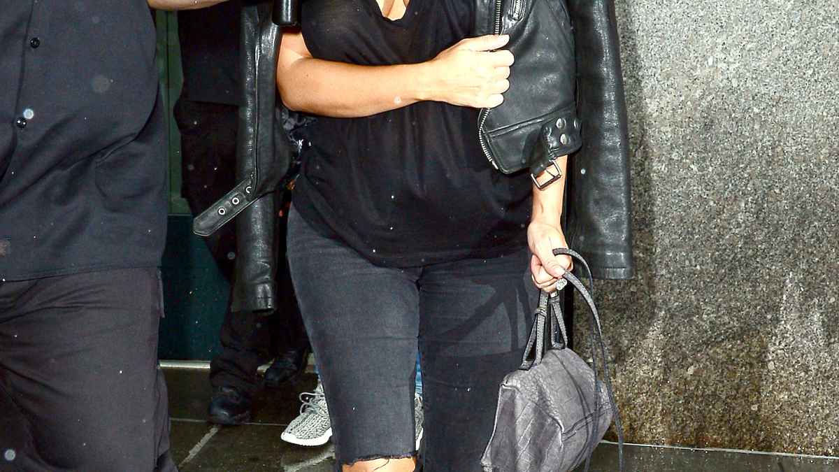 Pregnant Kim Kardashian leaves her apartment in NYC on June 1, 2015.