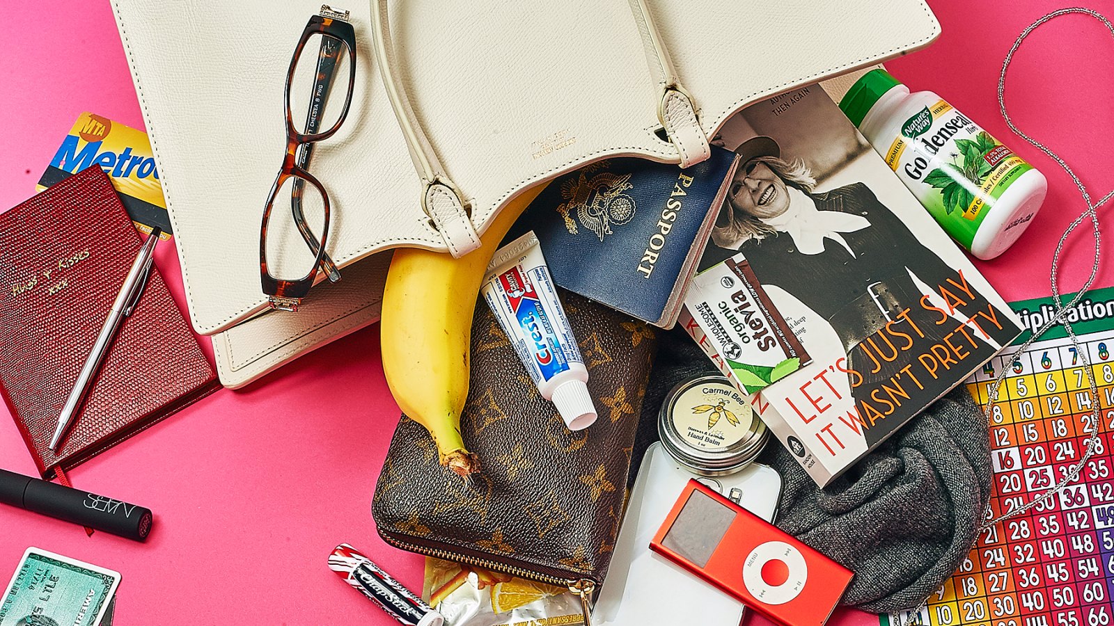 Find out what's in Molly Shannon's bag