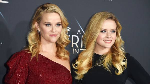 Reese Witherspoon and Ava Phillippe