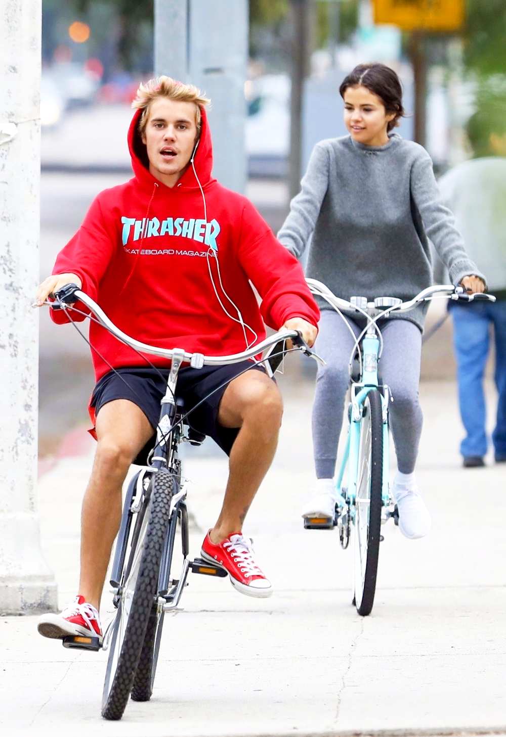 Justin Bieber and Selena Gomez ride bikes in Los Angeles on November 1, 2017.