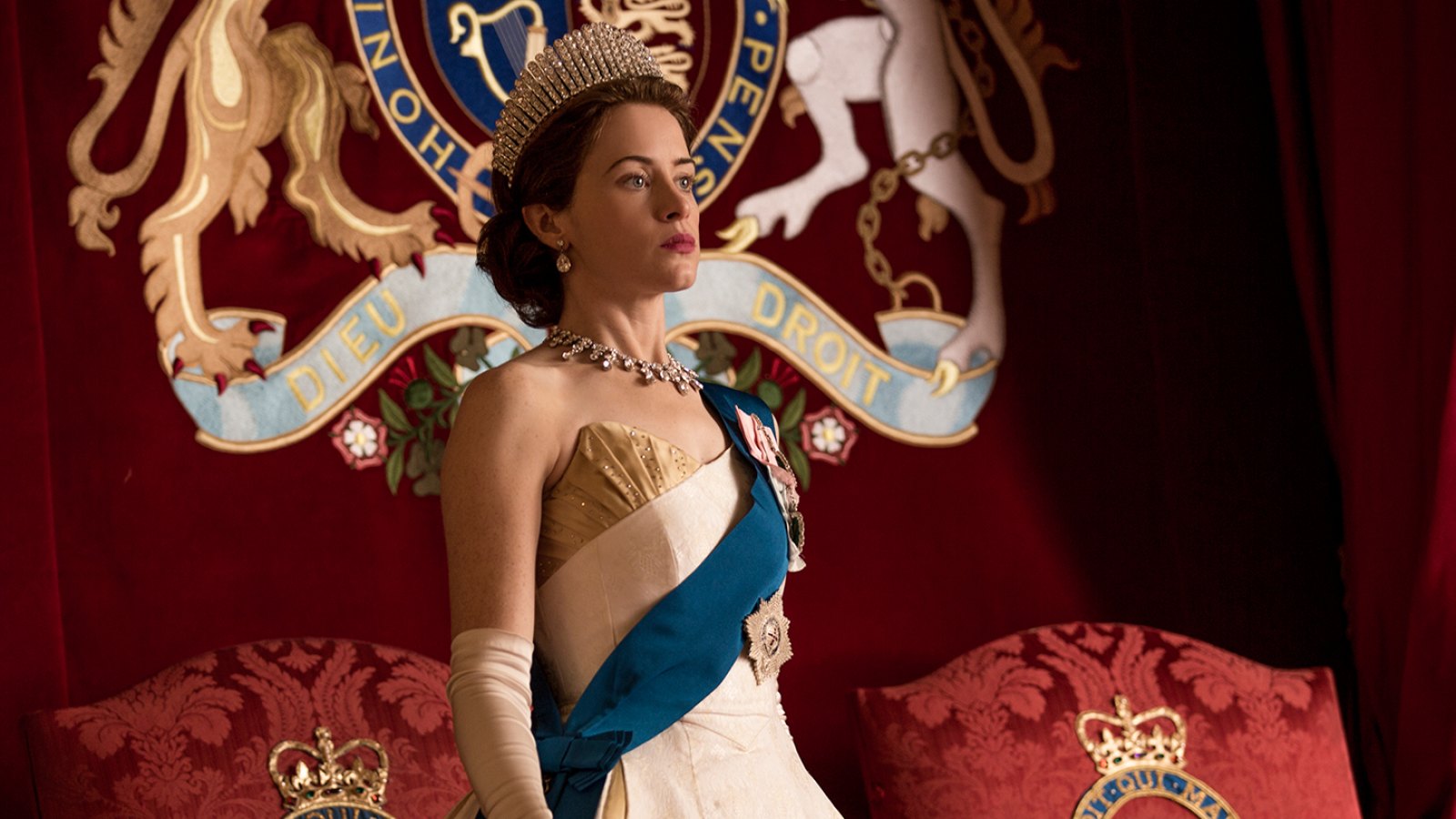 Claire Foy The Crown Netflix paid less Matt Smith