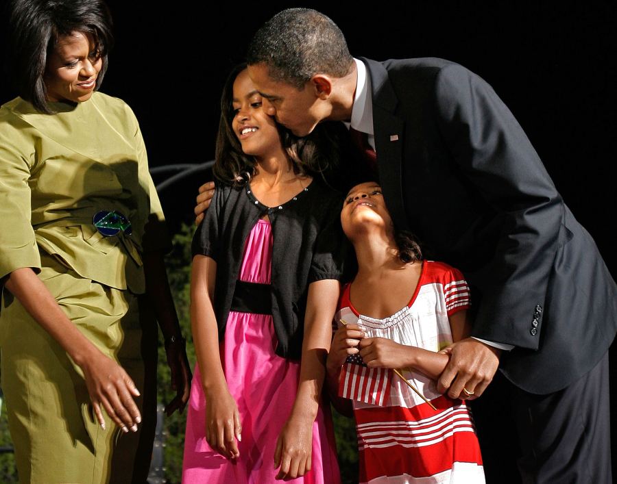 Barack Obama Malia Michelle Obama Sasha Obama Family Gallery