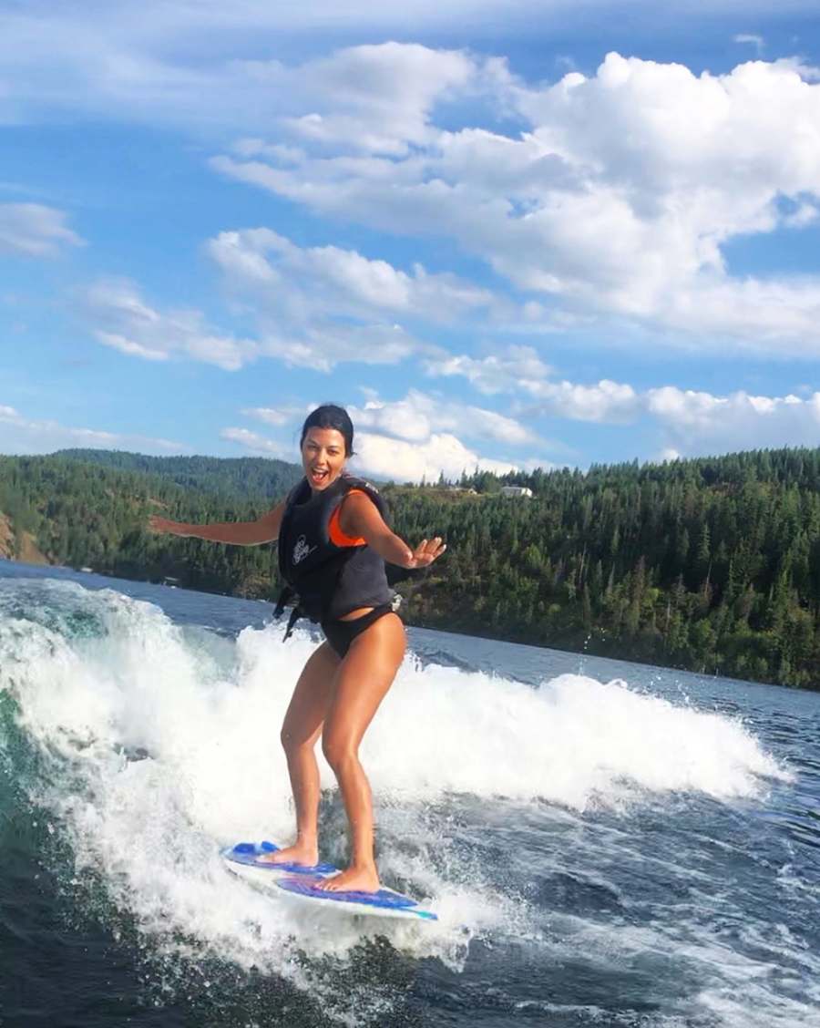 Kourtney-Kardashian-surfing