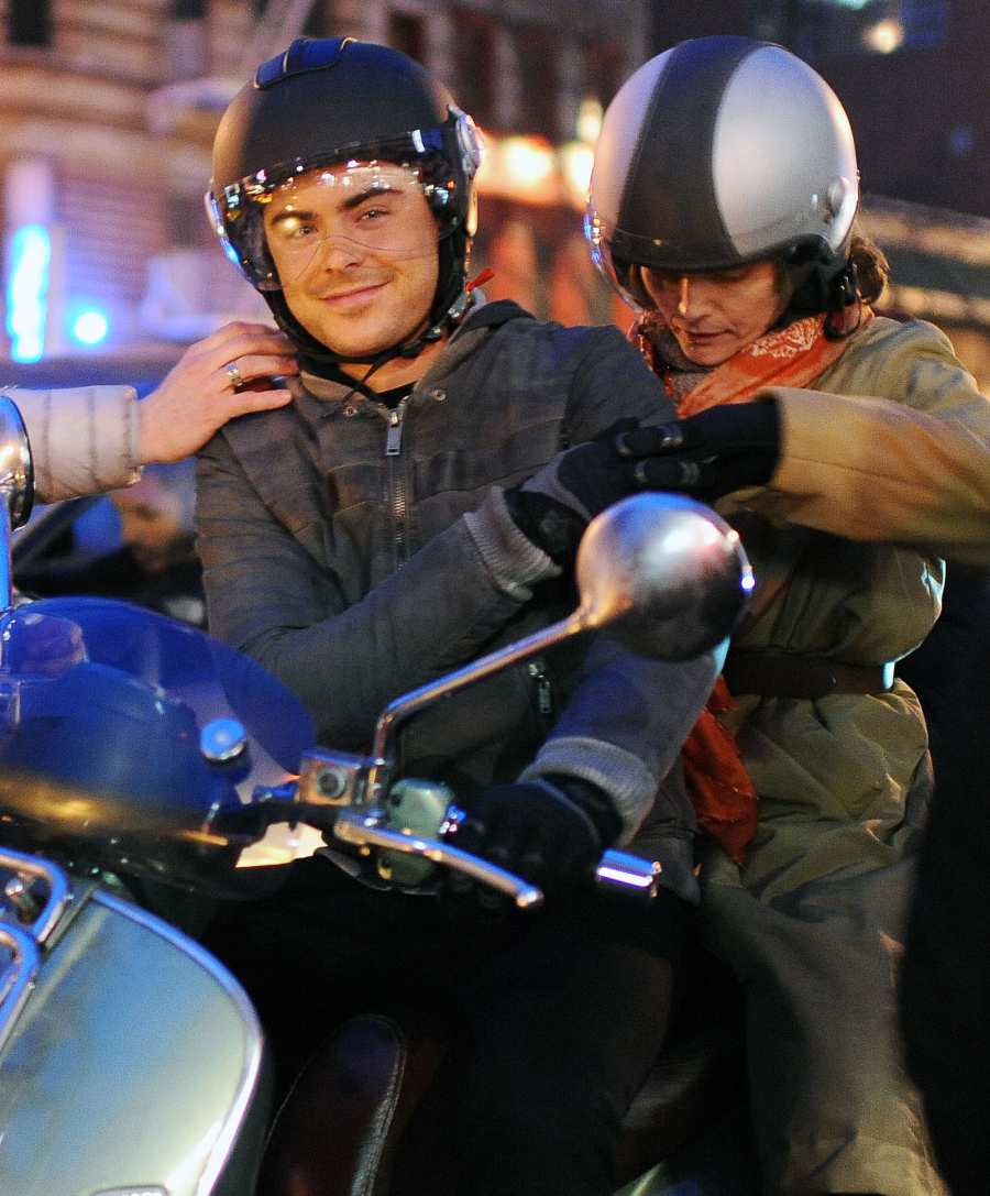 Michelle-Pfeiffer-and-Zac-Efron-New-Years-Eve-Vespa