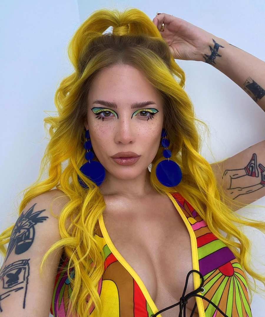 Groovy! Halsey Is a Whole ‘70s Vibe With Sunflower Yellow Hair: Pic