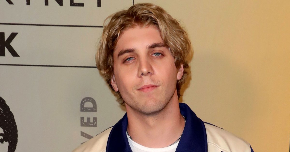 White Lotus’ Lukas Gage Shares Mom’s Reaction to NSFW Sex Scene White Lotus’ Lukas Gage Shares Mom’s Reaction to NSFW Sex Scene