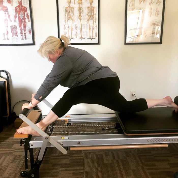 Sister Wives' Janelle Brown Shares 'Unfiltered' Glimpse of Her Health Journey as She Attempts Pilates Split: Making 'Progress'