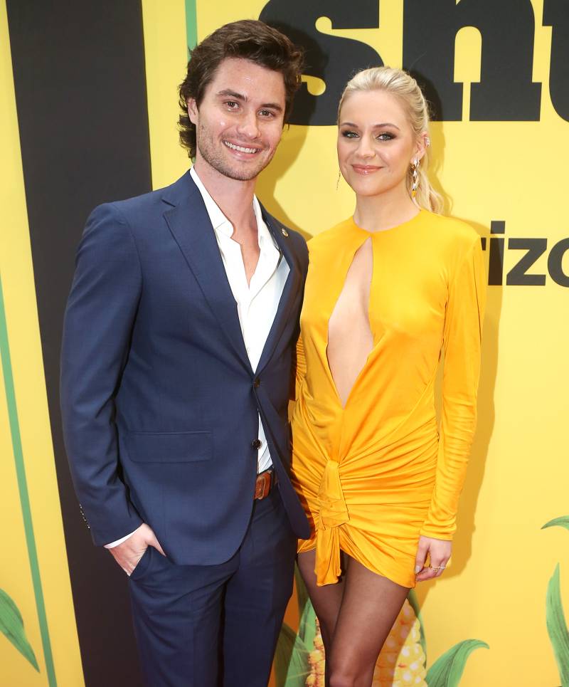 Breaking News Kelsea Ballerini Shares Throwback Pic of ‘Tiny Murky Gown’ She Dilapidated on 1st Date With Traipse Stokes