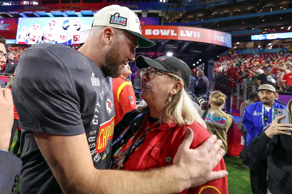 Travis Kelce’s Mother Donna Kelce Is Cheered on Airplane as She Flies to Chiefs Game in Germany