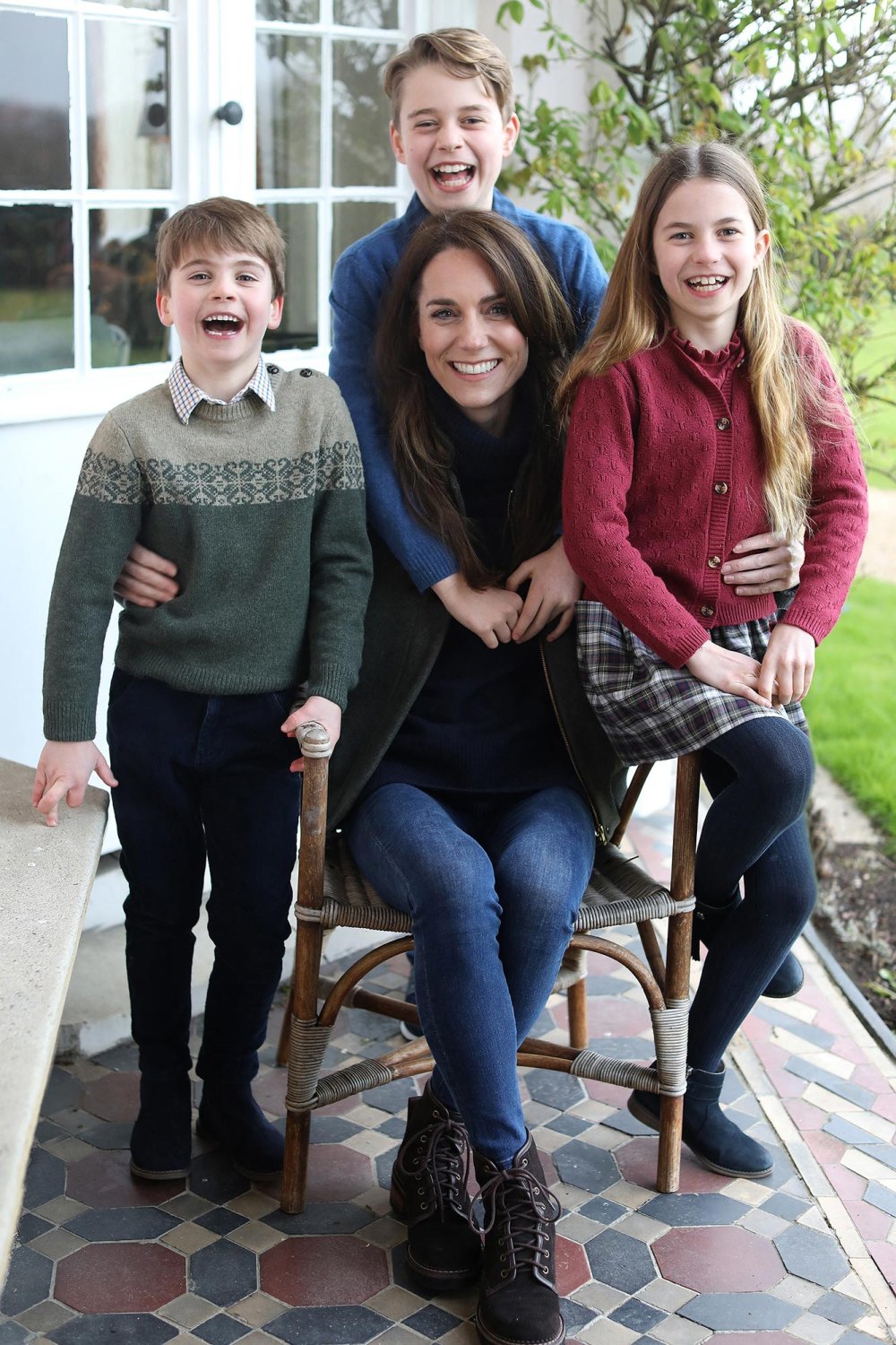 Outra foto da família real tirada por Kate Middleton foi manipulada 2