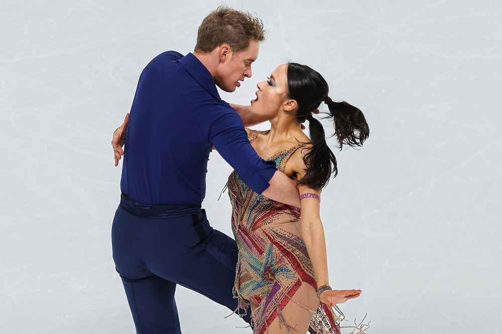 Os dançarinos olímpicos de gelo Evan Chock e Madison Bates completam o cronograma do relacionamento