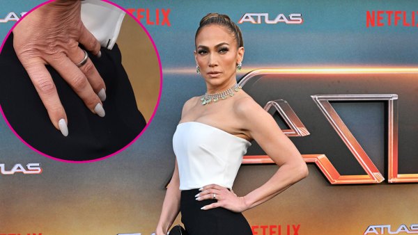 Jennifer Lopez Wearing Band Instead of Diamond Engagement Ring