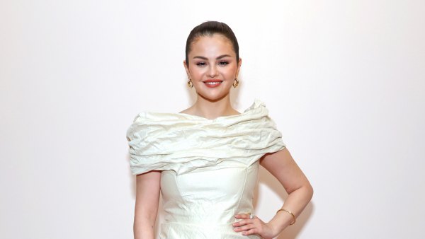 Selena Gomez Glitzy Fashion Evolution M124