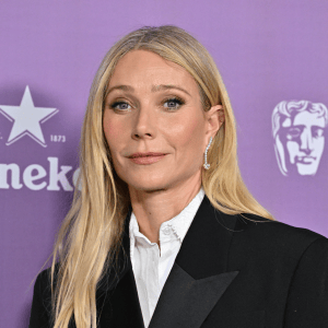 US actress Gwyneth Paltrow attends BAFTA Tea Party at The Four Seasons Hotel in Beverly Hills, California on January 10, 2026. / Jennifer Aniston at the red carpet for the Variety x Apple TV "The Morning Show" Finale and Reception at Linwood Dunn Theater on November 19, 2025 in Los Angeles, California.