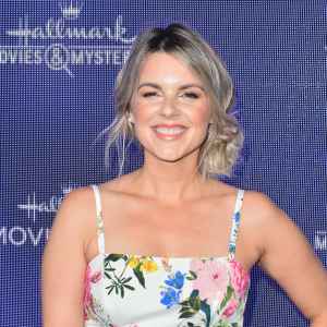 Bachelor Nation’s Ali Manno Goes 'Back and Forth' About Letting Daughter Have Sleepovers