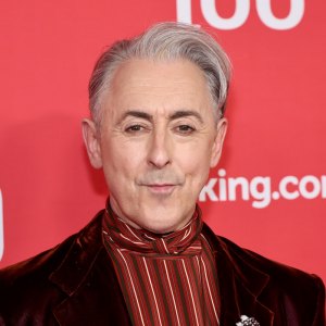 'The Killer Among Us' Host Alan Cumming Reveals the Story That Introduced Him to True Crime