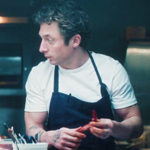 Ayo Edebiri, Jeremy Allen White in The Bear season 5