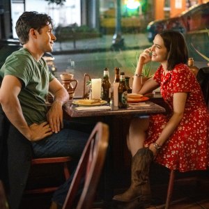Nick Robinson as Wes, Zoey Deutch as Jill in Voicemails for Isabelle