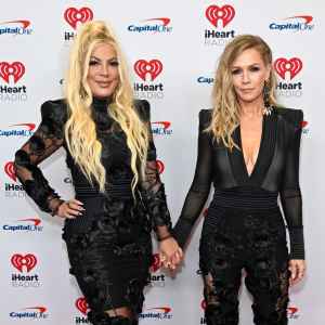 Tori Spelling Leaves Beverly Hills 90210 Rewatch Podcast 9021OMG She Hosted With Jennie Garth
