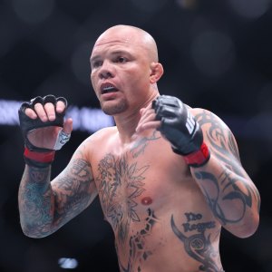 UFCs Anthony Smith Barred From Contacting Wife After Domestic Violence Arrest