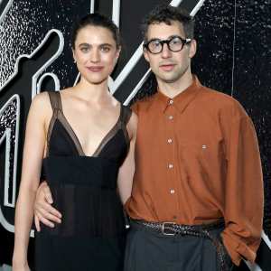 GettyImages-2171411563-Jack-Antonoff-and-Margaret-Qualley-Confirm-Their-Split-After-Nearly-3-Years-of-Marriage.jpg