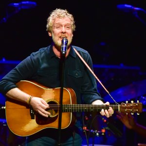 Glen-Hansard-Deaths-Update-GettyImages-1064908704