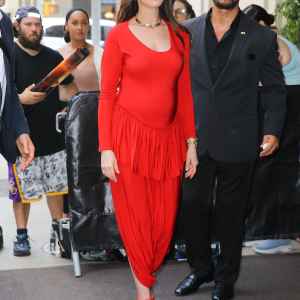 Anne Hathaway Has the Best Reaction to Hilarious Fashion Mix-Up After Wearing Maternity Look Backwards
