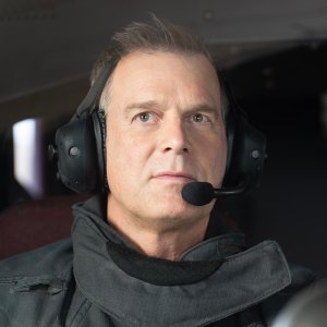 Peter Krause Leaves Message for 911 Fan Convention After Onscreen Death Viva La France Feature