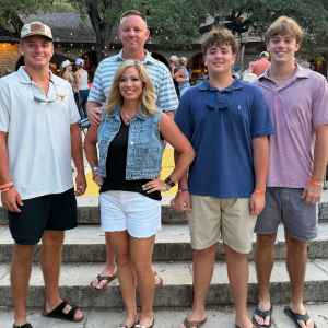 107139403_1786995676471062_r jenkins family.jpg