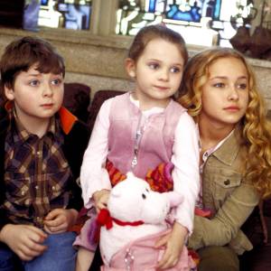 Raising-Helen-Cast-MCDRAHE_EC009