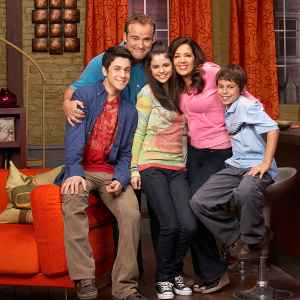 WIZARDS OF WAVERLY PLACE