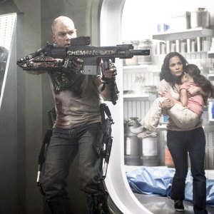 Matt Damon, Alice Braga in Elysium
