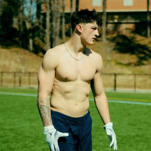 Colston Loveland Shirtless.jpg