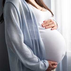 GettyImages-1323431279 Postpartum Kegel Trainers Are Getting Smarter: What Moms Should Know