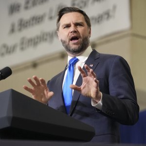 GettyImages-2294796585 JD Vance Begs Voters to Give Trump Administration Another Chance