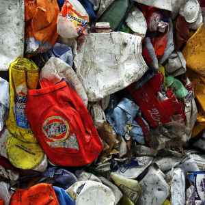 GettyImages-470716752-That-Empty-Laundry-Detergent-Jug-You-Just-Recycled-Theres-a-Good-Chance-It-Ends-Up-in-a-Landfill