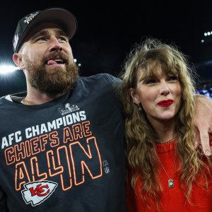 Travis Kelce Reacts to Viral Taylor Swift Celebration