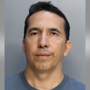 Miami Elementary School Teacher Accused of Trying to Kiss Girls and Showing Nude Photos of Himself