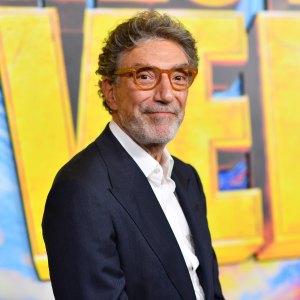 GettyImages-2287128895Chuck-Lorre-Responds-to-the-White-House-Seek-Psychiatric-Help-Insult.jpg