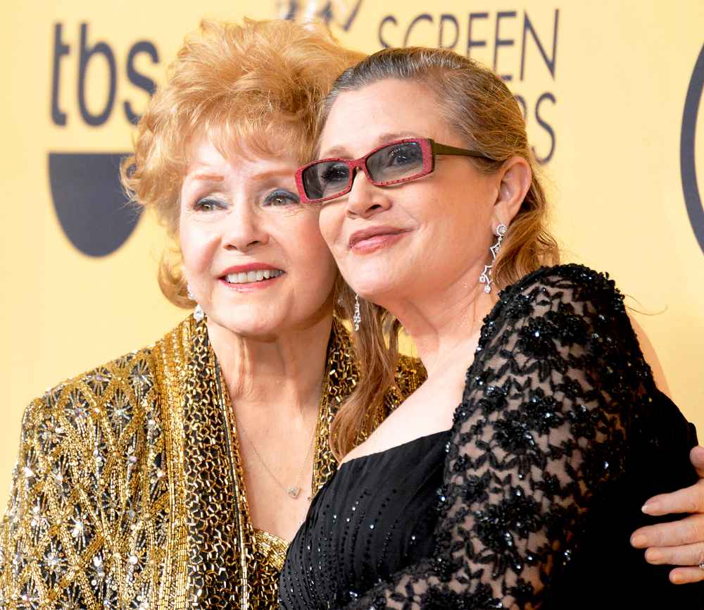 Debbie Reynolds and Carrie Fisher at the Screen Actors Guild Awards in January 2015.