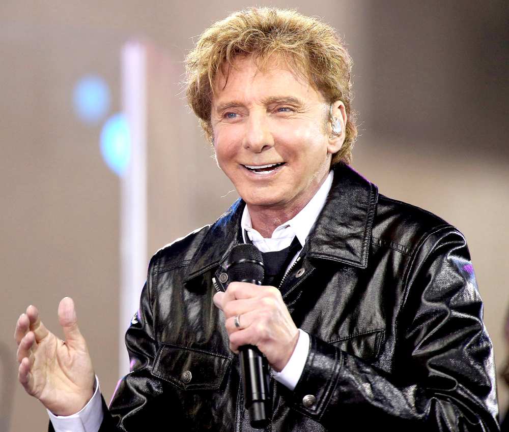 Barry Manilow performs in the rain on NBC's "Today" Show at Rockefeller Plaza on April 20, 2017 in New York City.
