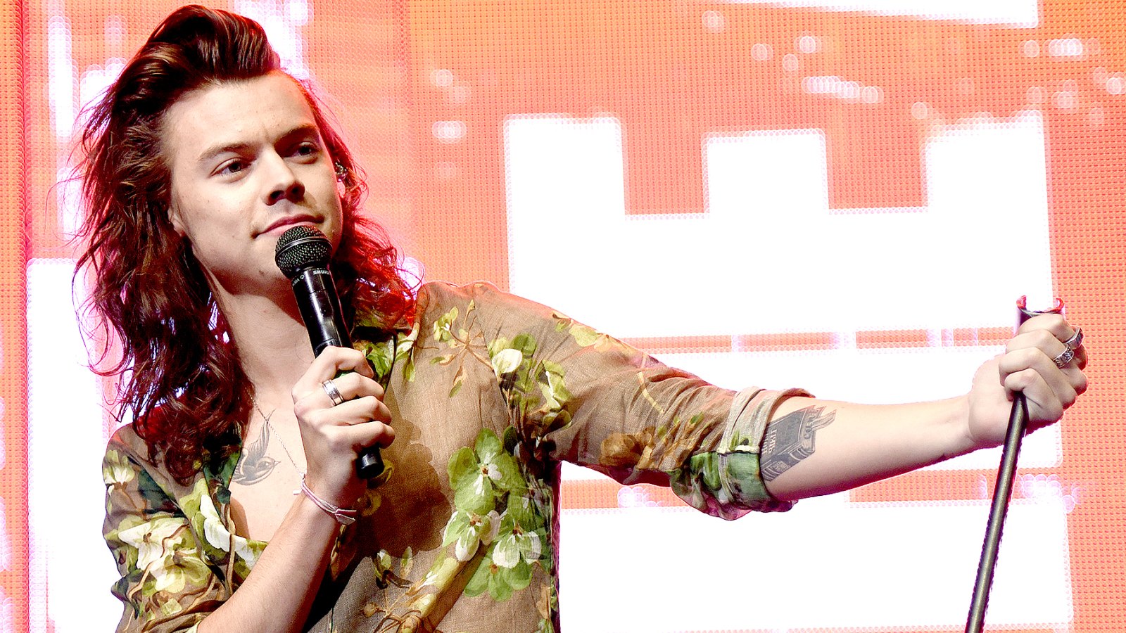 Harry Styles of One Direction performs during the 6th Annual 99.7 NOW! Triple Ho Show at SAP Center on December 2, 2015 in San Jose, California.
