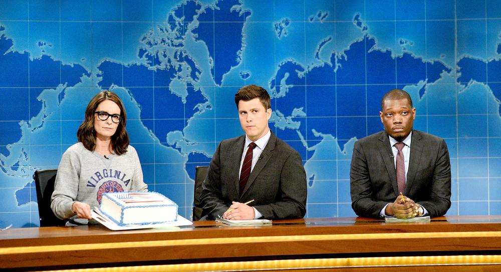 Tina Fey, Colin Jost and Michael Che at the 'Weekend Update' desk on August 17, 2017.