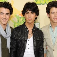 1251226307jonas_brothers_290x206